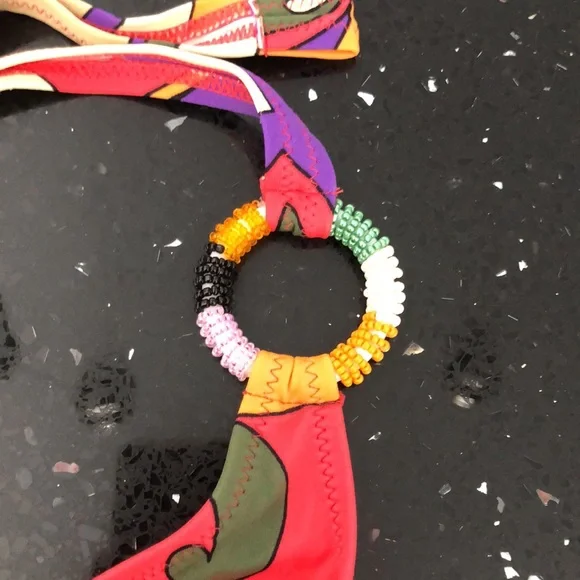 Bikini - Picture 3 of 4